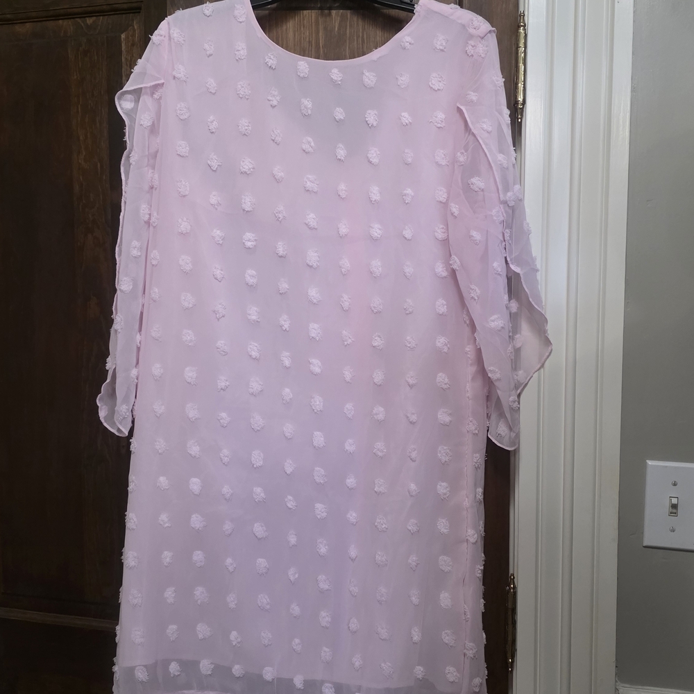 ❣️3/$25 Women's Light Pink Textured Dot Shift Dress